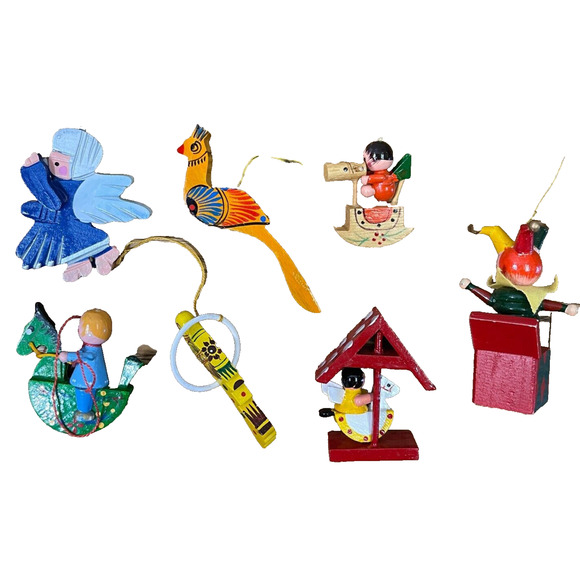 Lot of 7 Vintage Wooden Christmas Tree Hanging Ornaments Mixed Holiday Decor - Picture 2 of 2